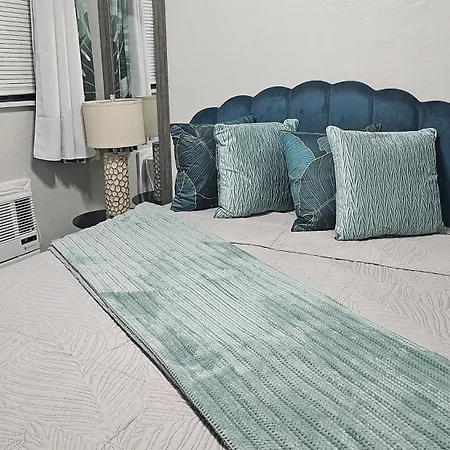 Big Tv Apartment 5 Miles From Hard Rock Casino Hollywood Exterior foto