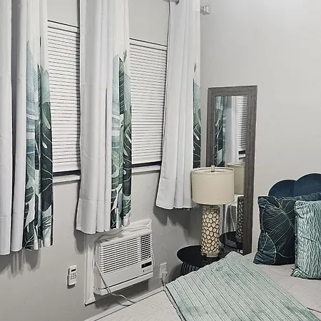 Big Tv Apartment 5 Miles From Hard Rock Casino Hollywood Exterior foto
