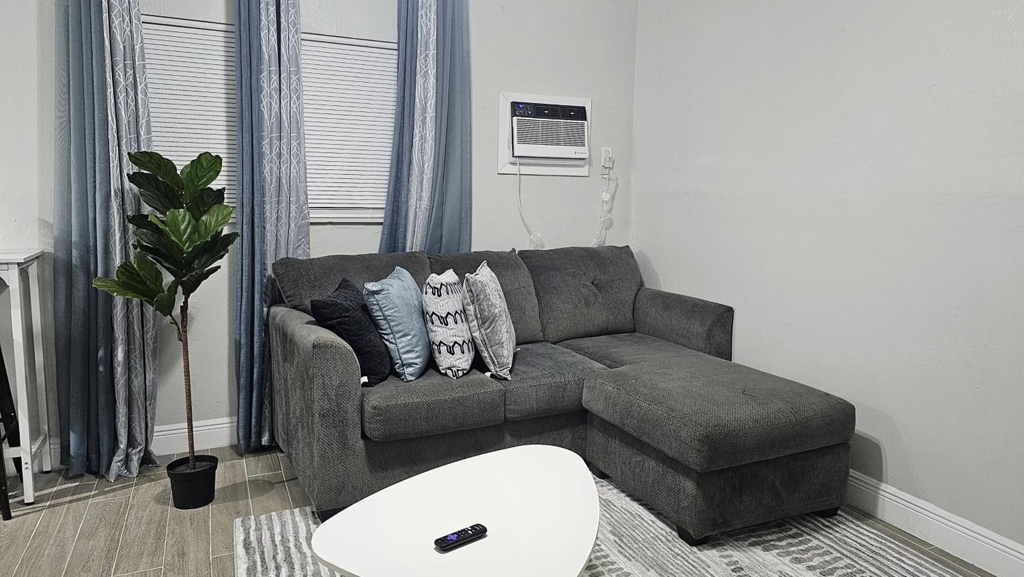 Apartment Big Tv 5 Miles From Hard Rock Casino *