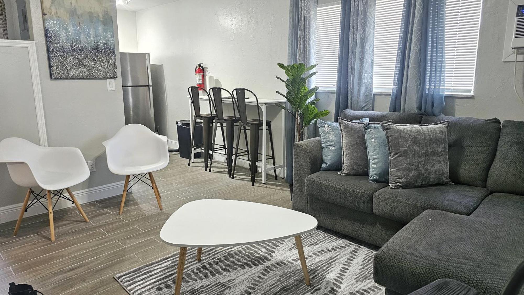 Apartment Big Tv 5 Miles From Hard Rock Casino Hollywood